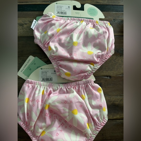 Green Sprouts Girls all-in-one swim diaper
no other diaper/swimsuit needed 6 mon - Picture 4 of 8